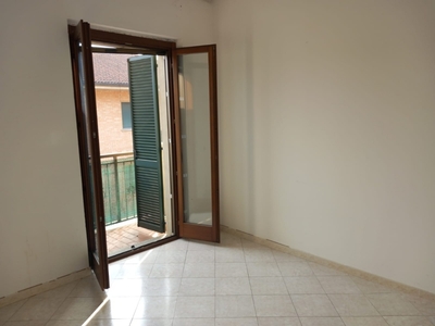 Bilocale ad Alessandria, giardino in comune, 50 m², ultimo piano