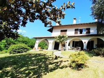 Casa Bi/Trifamiliare in Vendita in Località Sassella a Sondrio