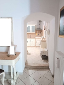 Casa indipendente a Bitonto, 3 locali, 2 bagni, 100 m² in vendita