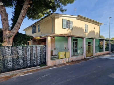 Casa Indipendente in Regione Antognano, 22, Albenga (SV)