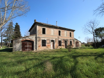 Casa Indipendente in Vendita a Forlì, 430'000€, 720 m²