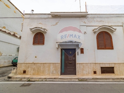 Casa indipendente in Via Bonifacio, Bari, 5 locali, 2 bagni, 150 m²