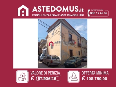 Casa indipendente in Via Chiesa, Caserta, 9 locali, 3 bagni, 164 m²