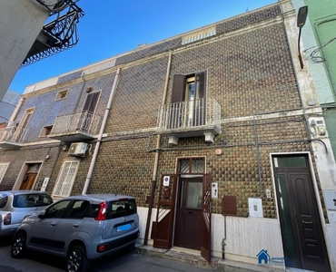 Casa semindipendente a Bari, 3 locali, 1 bagno, 85 m², ultimo piano