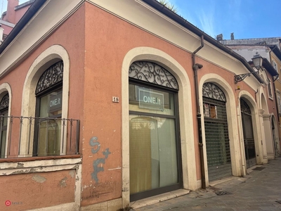 Negozio/Locale commerciale in Vendita in Via Tre Colonne a Terni
