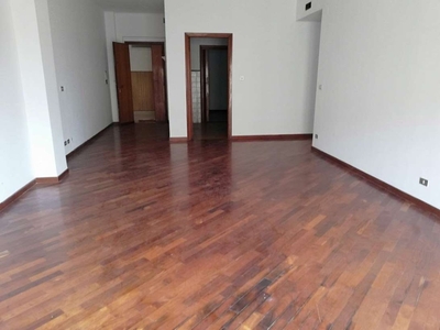 Quadrilocale ad Ancona, 2 bagni, giardino privato, 140 m², 1° piano