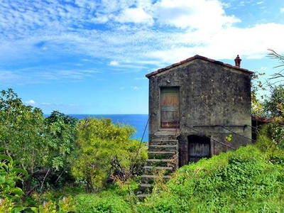 Rustico casale in vendita a Bordighera Imperia