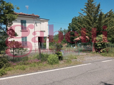 Rustico con giardino a Vernasca