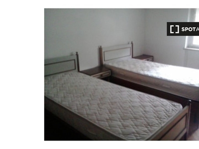 Stanze in affitto in appartamento con 2 camere da letto a Trento