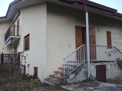 Villa a schiera in Via Aldo Moro, 24, Ballabio (LC)