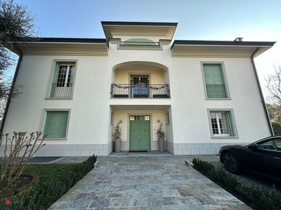 Villa in Vendita in Strada Morane 625 /1 a Modena