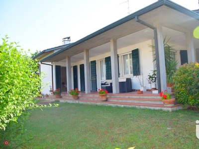 Villa in Vendita in Via Lago Ceresio a Ravenna