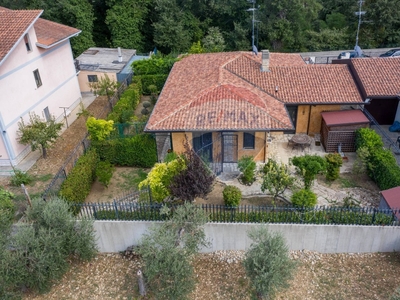 Villa in Via Papa Giovanni Paolo II, Mozzagrogna, 6 locali, 2 bagni