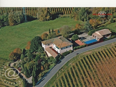 villa in vendita a Castelnuovo Berardenga