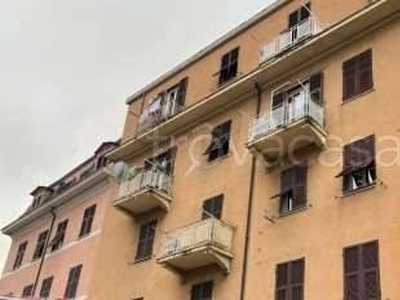 Appartamento all'asta a Genova via delle Gavette , 54