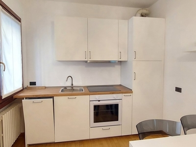 Appartamento in Affitto a Treviso, 1'000€, 70 m², arredato