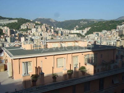 Appartamento in in vendita da privato a Genova via Montello, 35