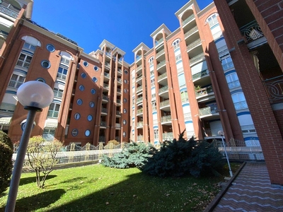 Appartamento in Vendita a Alessandria, zona pista nuova, 350'000€, 200 m²