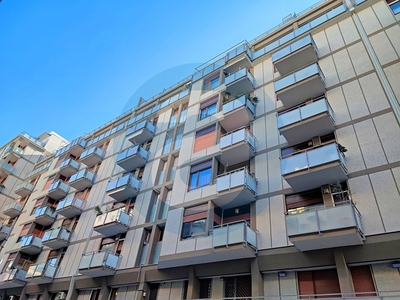 Appartamento in Vendita a Bari, zona Madonnella, 420'000€, 230 m²