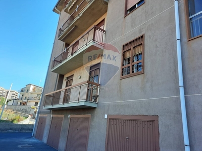 Appartamento in Vendita a Catania, zona San Giovanni Galermo, 105'000€, 126 m²