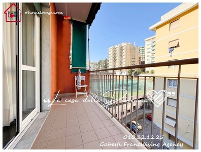 Appartamento in vendita a Genova via Donghi