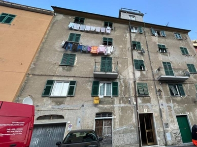 Appartamento in vendita a Genova via fabbriche, 37