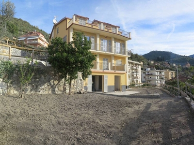 Appartamento in vendita a Genova via Giovanni Trossarelli, 21B