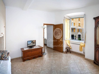 Appartamento in vendita a Genova via Guglielmo Oberdan
