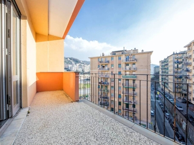 Appartamento in vendita a Genova via Piacenza