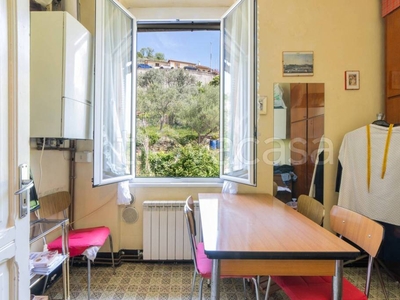 Appartamento in vendita a Genova via Prima Cadale, 32