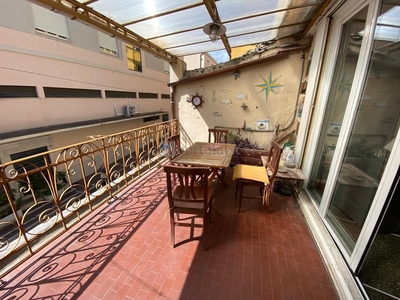 Appartamento in vendita a Genova via Rossetti,