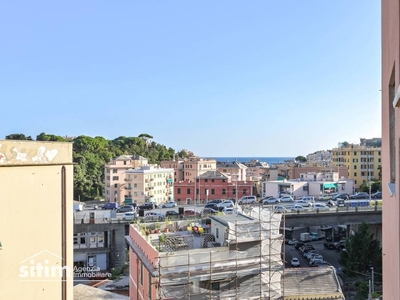 Appartamento in vendita a Genova via Stefano Castagnola