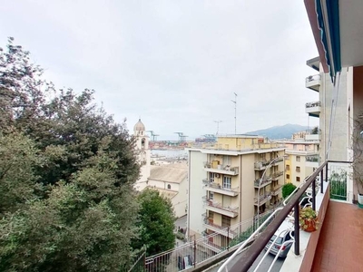 Appartamento in vendita a Genova via Stefano Tubino, 36