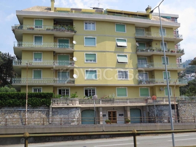 Appartamento in vendita a Genova via Stefano Turr, 3