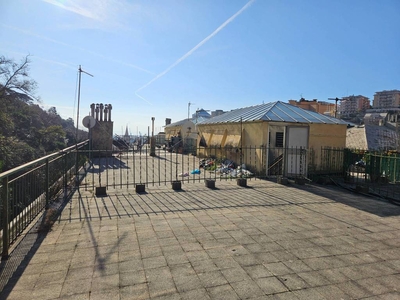 Appartamento in vendita a Genova via Venezia
