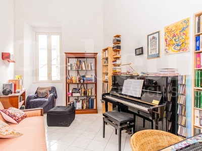 Appartamento in Vendita a Napoli, 120'000€, 55 m²