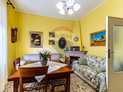 Appartamento in Vendita a Sassari, zona Porcellana, 140'000€, 177 m²