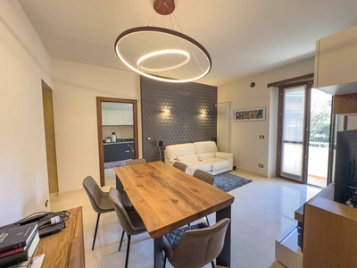 Appartamento in Vendita a Torino, zona San Paolo, 295'000€, 122 m²