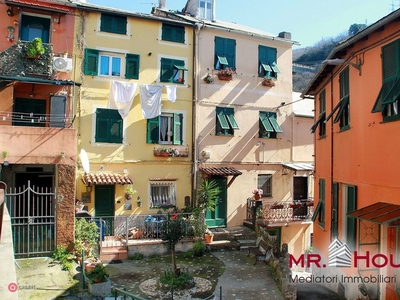 Appartamento in Vendita in Via di Peietti a Genova