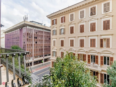 Appartamento in Vendita in Via Valadier 44 a Roma