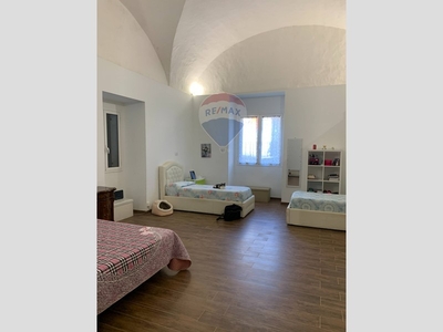 Bilocale in Vendita a Catania, zona Via Palermo - Nesima, 44'000€, 78 m²