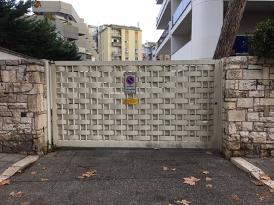 Box / Garage / Posto Auto di 2 vani /34 mq a Bari - Picone (zona Policlinico)