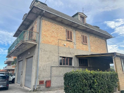 casa in vendita a Paolantonio