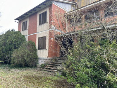 casa in vendita a Serravalle di Chienti