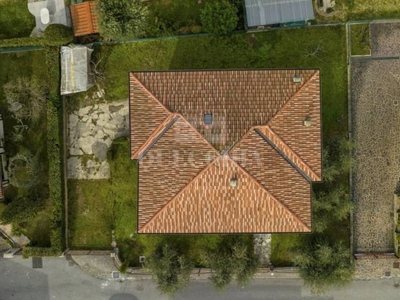 Casa in vendita in Desenzano del Garda, Italia