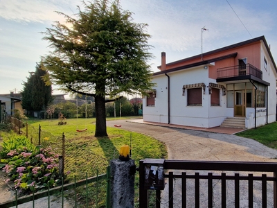 Casa indipendente in vendita a Fontanafredda