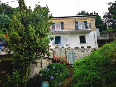 Casa Indipendente in vendita a Genova via Alla Soria, 50