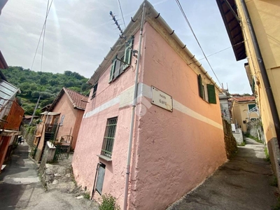Casa Indipendente in vendita a Genova via Leani, 2