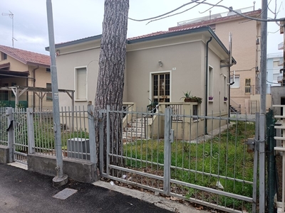 Casa Indipendente in Vendita a Rimini, 350'000€, 90 m²