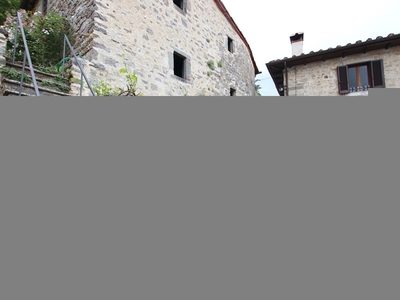 Casale in Vendita a Lucca, zona Nord, 180'000€, 160 m²